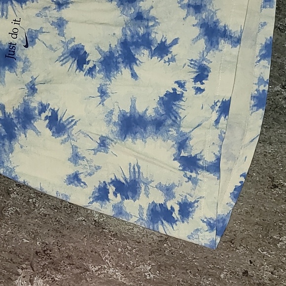 NIKE. World Peace. 🌎 ✌️. 💯 Cotton. Tye-dye. Women's size XL - Picture 5 of 16